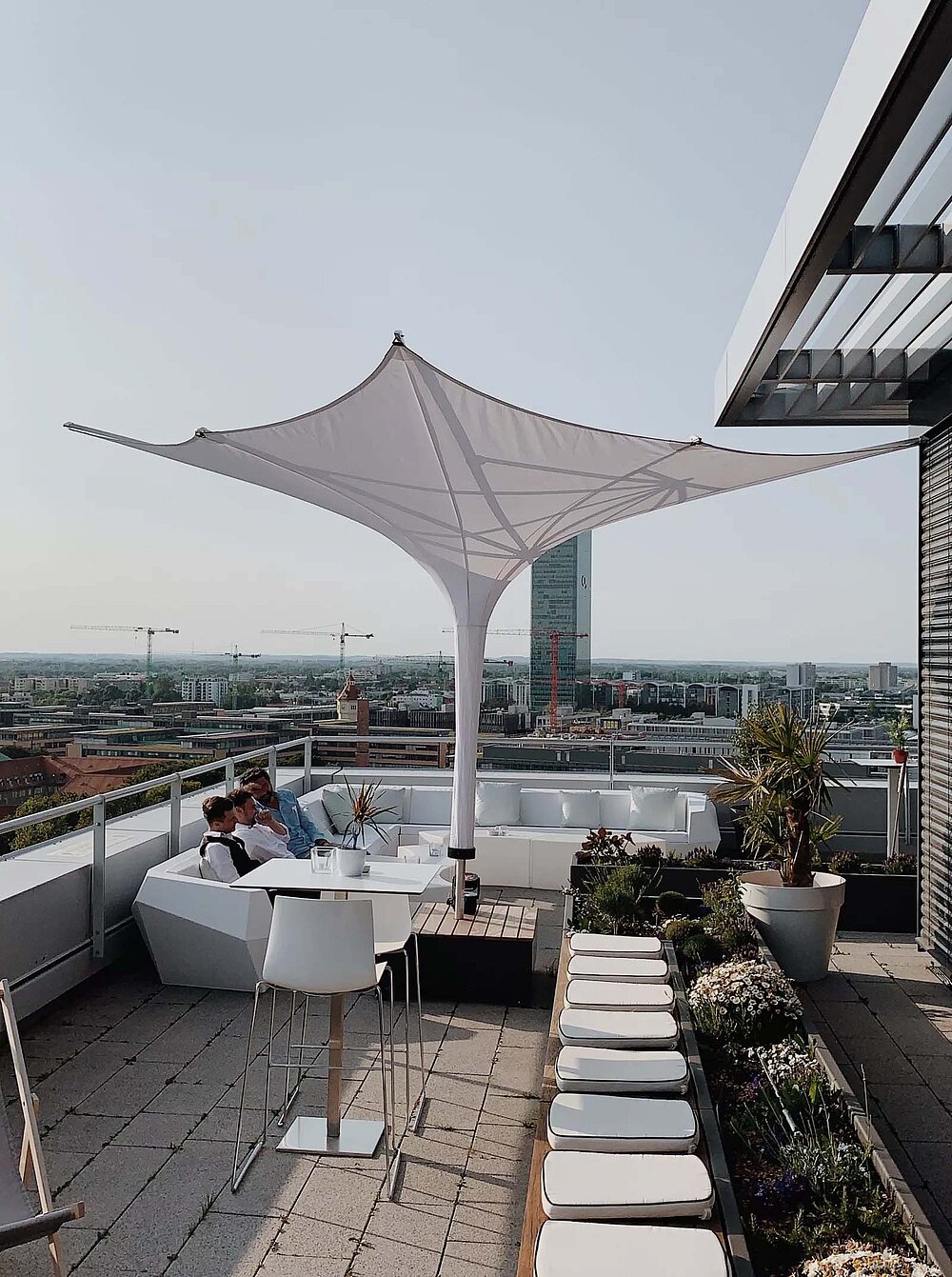 Terrasse mit Sitzmöglichkeiten