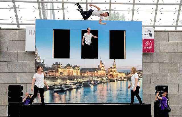 Cosmic Artists für Veranstaltung buchen