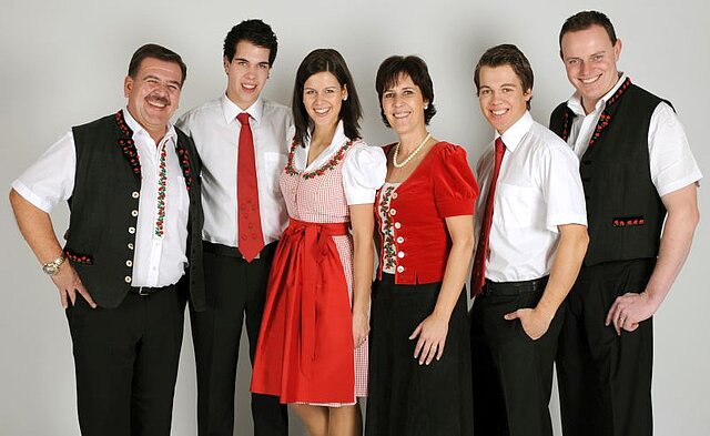 sm_Oesch's_die_Dritten_Pressefoto_2013.jpg